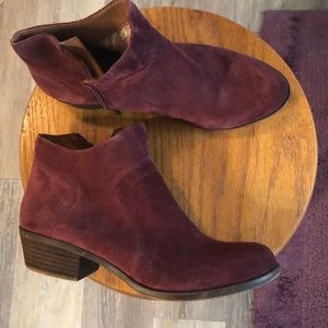 Booties/ankle boots